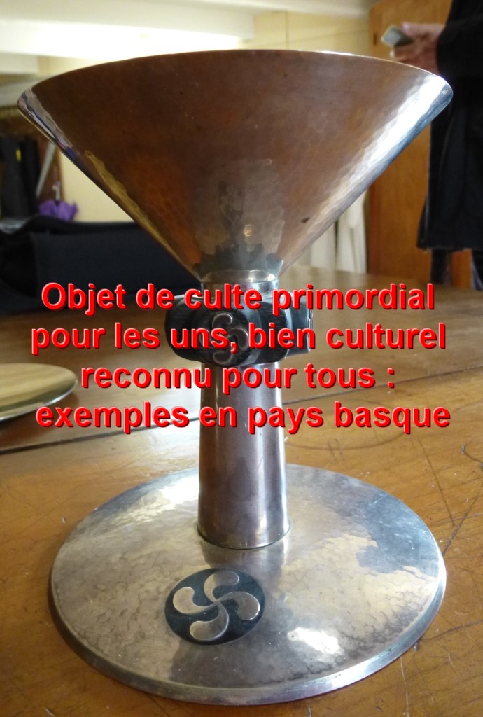 Objet de culte primordial pour les uns, bien culturel reconnu pour tous : exemples en Pays basque